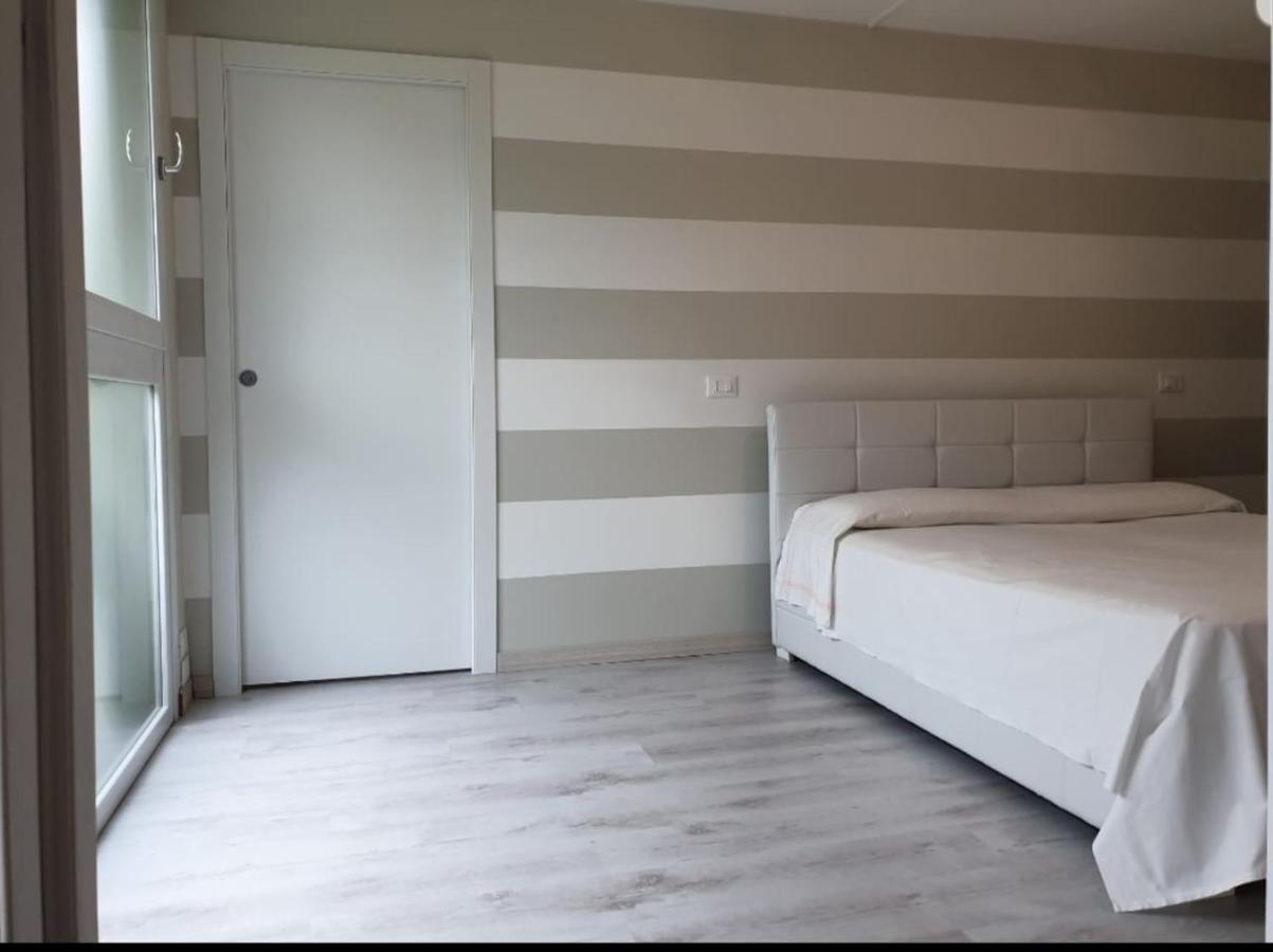 Holiday Apartaments Desenzano del Garda Exterior photo